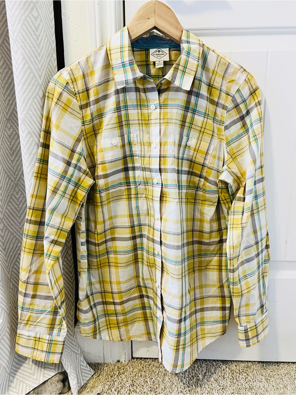 St. John's Bay Yellow Plaid Button-Down Shirt Womens Medium